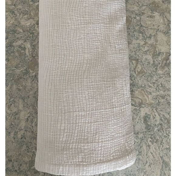 Robert Allen White Queen Size Bed Coverlet - Picture 6 of 6